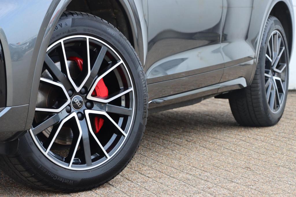 Audi Q5 55 tfsi e s line quattro 367pk s tronic | trekhaak | stoel- en stuu