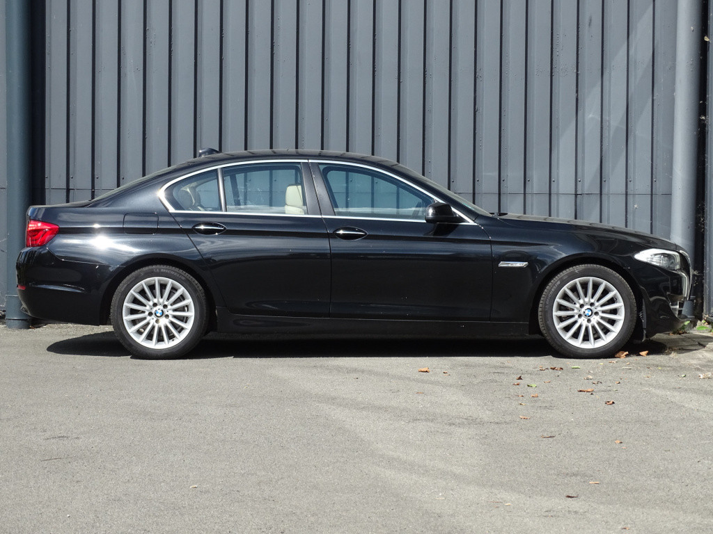 BMW 5 Serie 523i high executive | pano | comfortstoelen | stoelverwarming