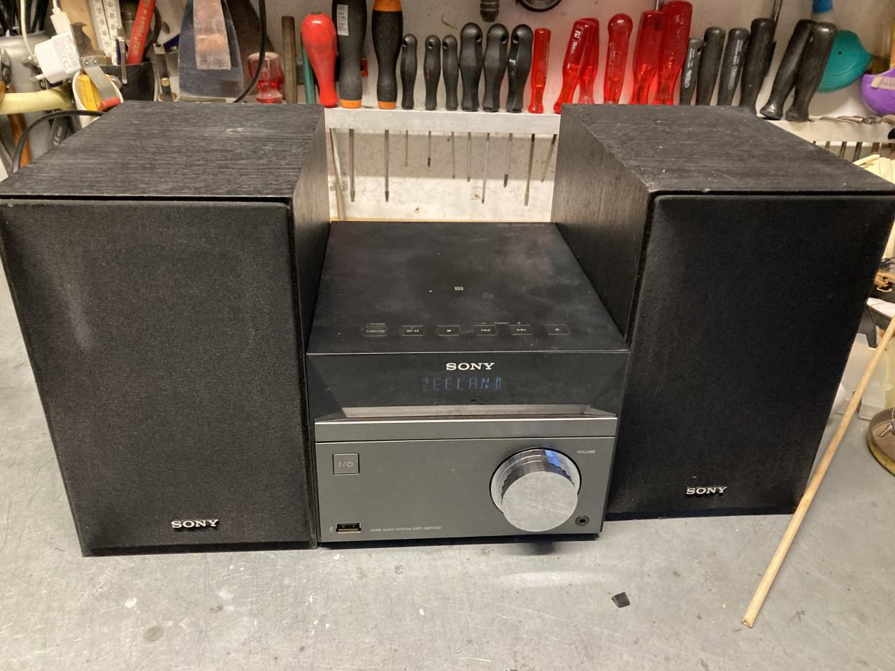 Sony Home Audio System CMT-SBT40D stereoset.