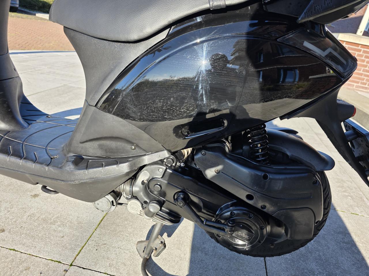 PIAGGIO ZIP | 2012 | 4T | 80CC | 9342 KM |  NETTE STAAT!