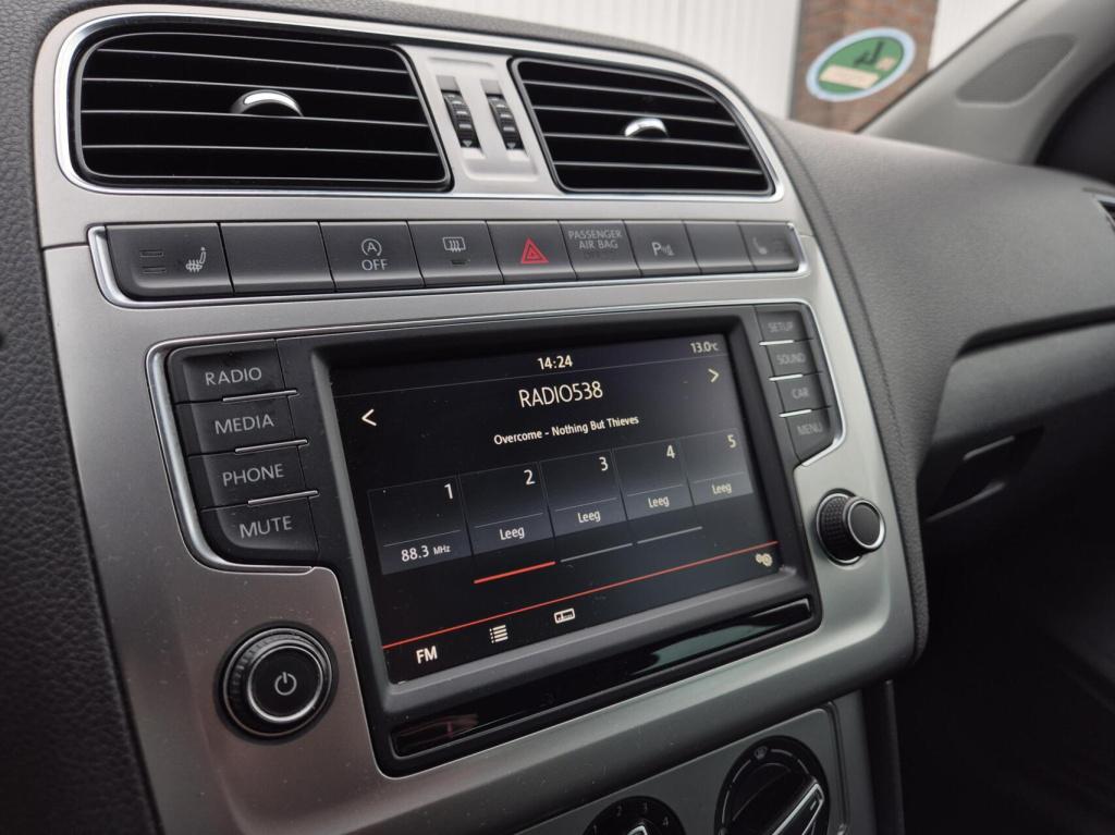 Volkswagen Polo 1.2 tsi comfortline / 5-deurs / airco / cruisecontrol / par