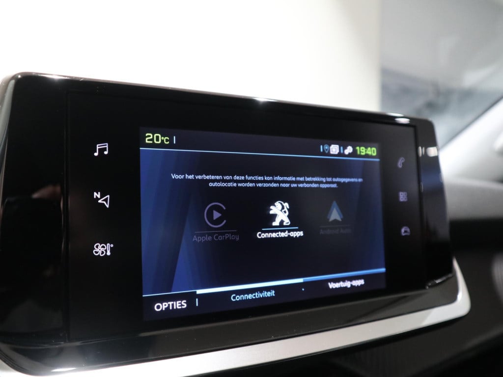 Peugeot E-2008 ev active 50 kwh | 31.000km! | navigatie | apple carplay/and