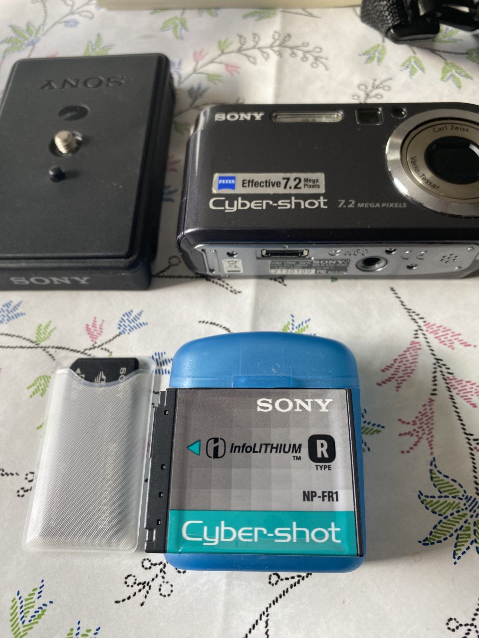 Sony DSC-P200 set