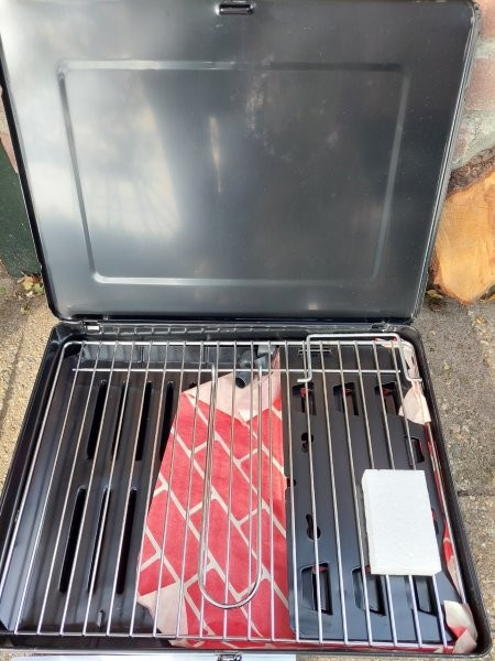 Compacte meeneem/ camping/ picknick barbecue