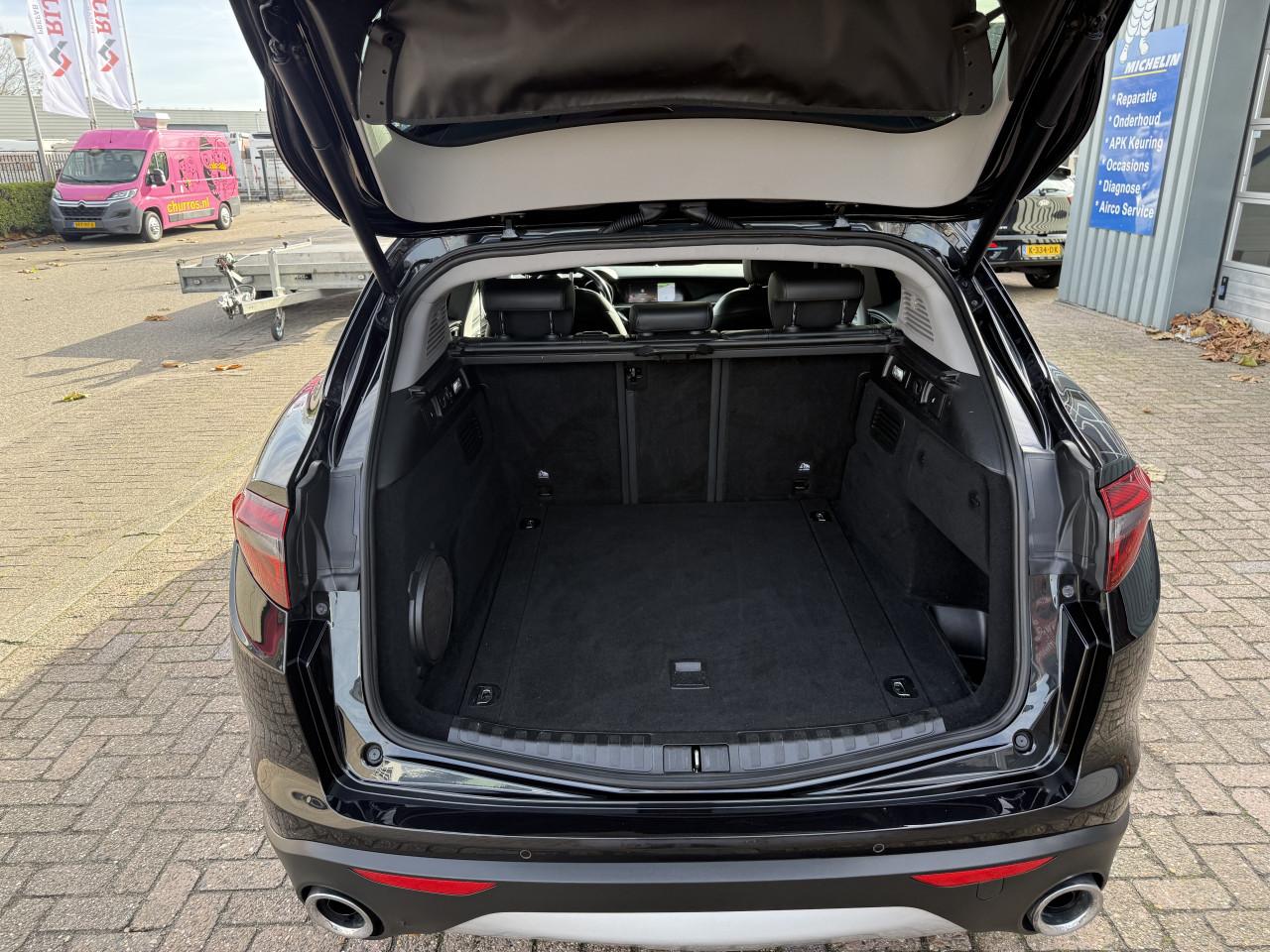 Alfa Romeo Stelvio - 2.0 T AWD 280PK | Pano | Memory