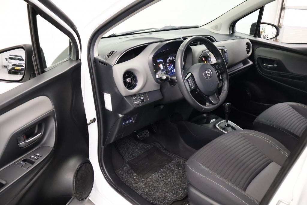 Toyota Yaris 1.5 hybrid dynamic| camera| cruise| climate