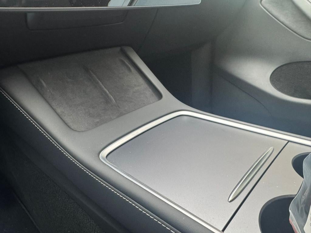 Tesla Model Y long range awd 75 kwh