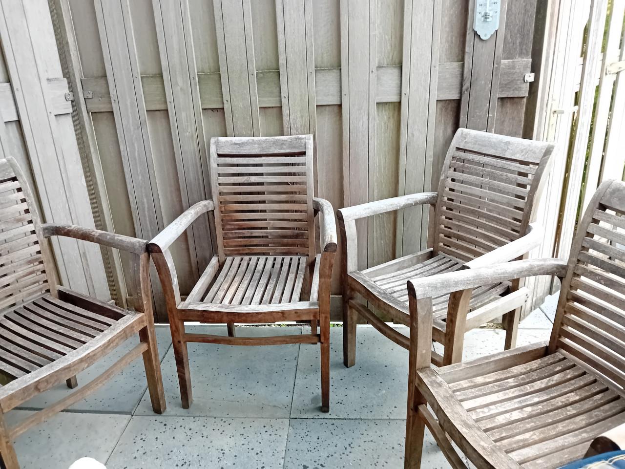 Hardhouten tuinstoelen