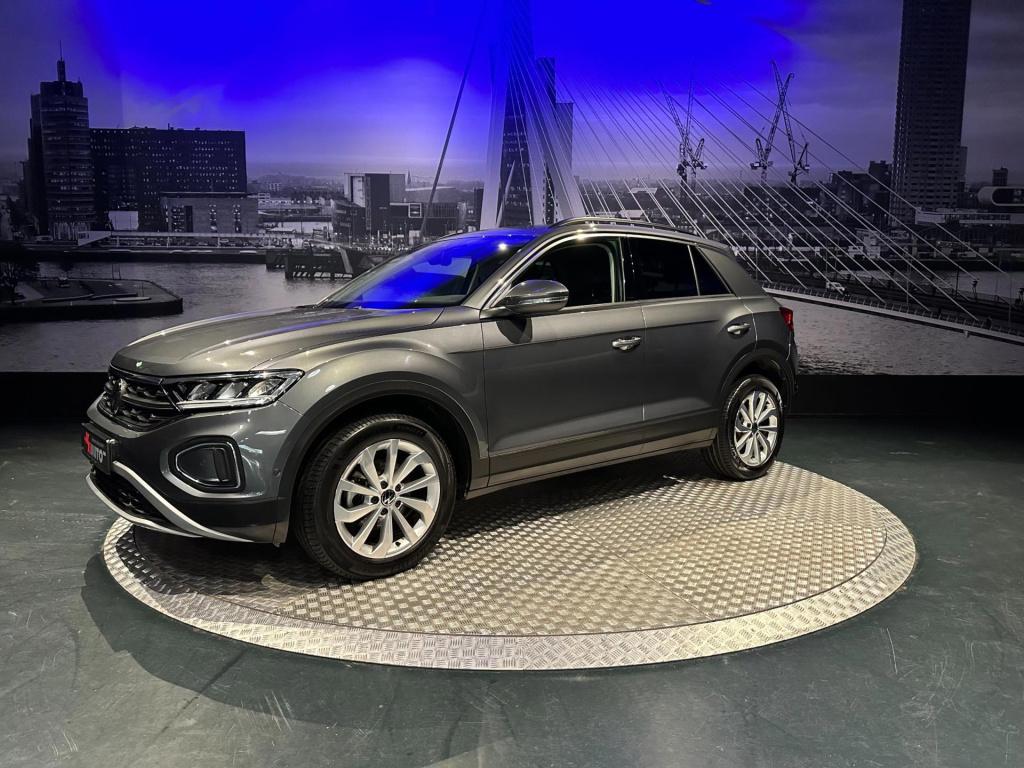 Volkswagen T-roc 1.0 tsi life *acc*17inch*privacy glass*led*appconnect*priv