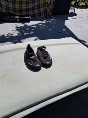 Waterschoenen maat 27