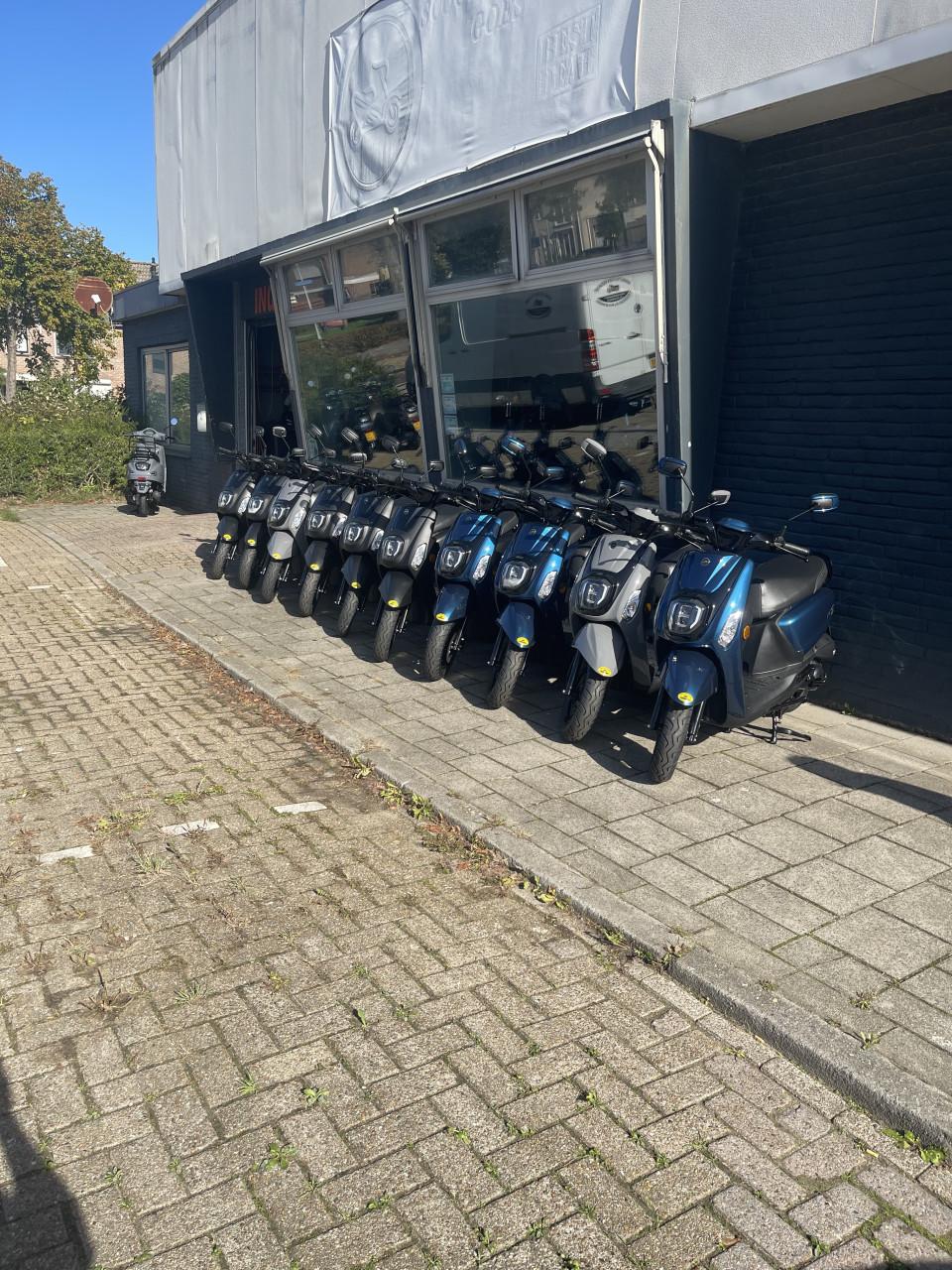 Scooterpromo Goes TOMOS Scooters in alle kleuren