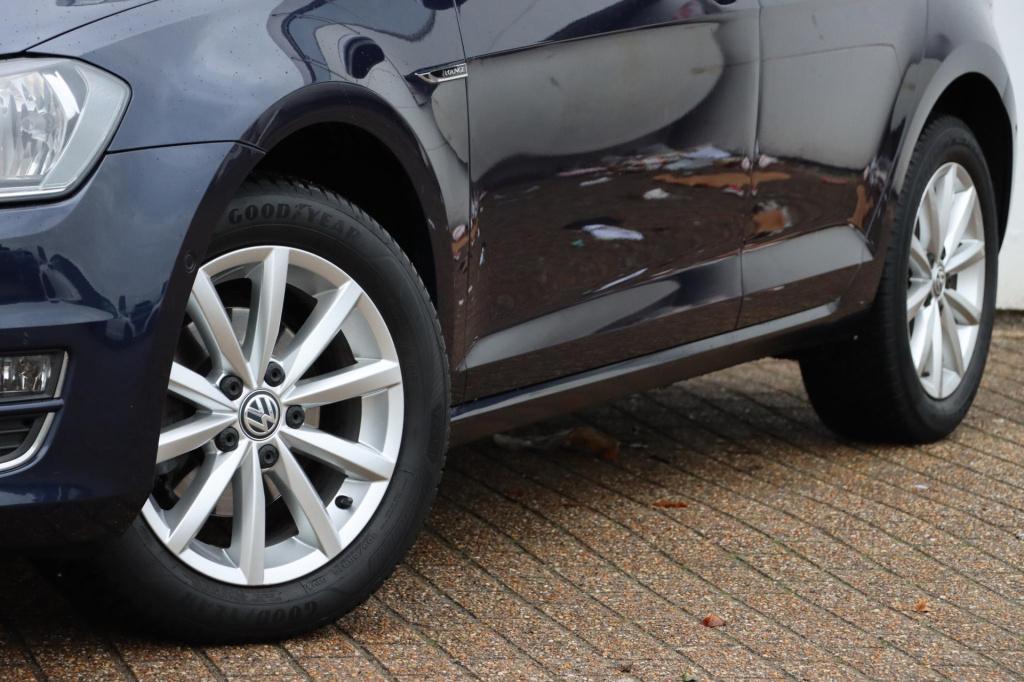 Volkswagen Golf 1.2 tsi connected series 110pk