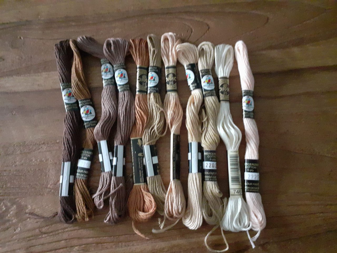 NIEUWE borduurzijde - ALLERLEI KLEUREN 66 stuks + restjes !!