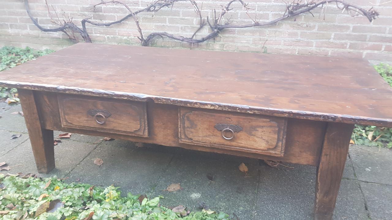 Zware  salontafel met 2 laden