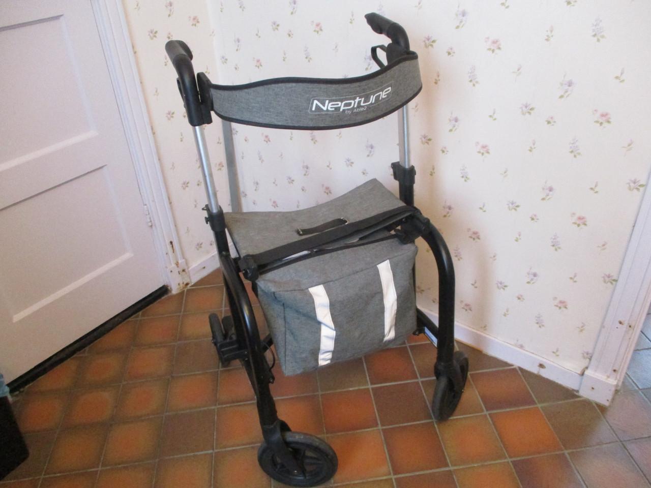 Prachtige NEPTUNE rollator met rugband tas (hand / schoudertas