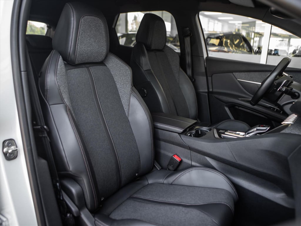Peugeot 3008 1.6 e-thp 165pk gt-line automaat | trekhaak | camera | navigat