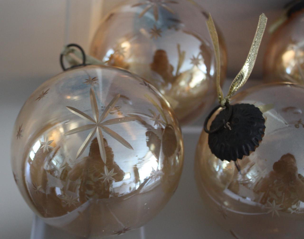 Set van 4 mooie transparante bruin met gegrafeerde ster kerstbalen