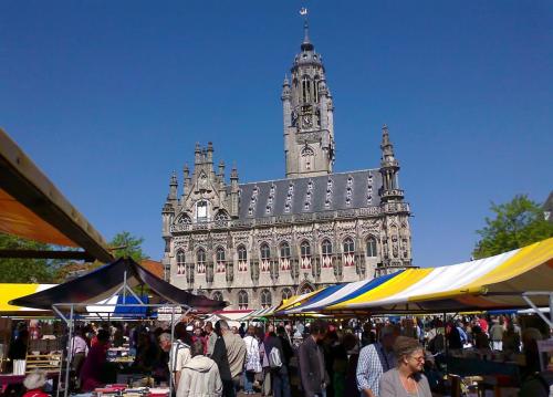 Zaterdag 15 augustus snuffelmarkt op de Markt Middelburg