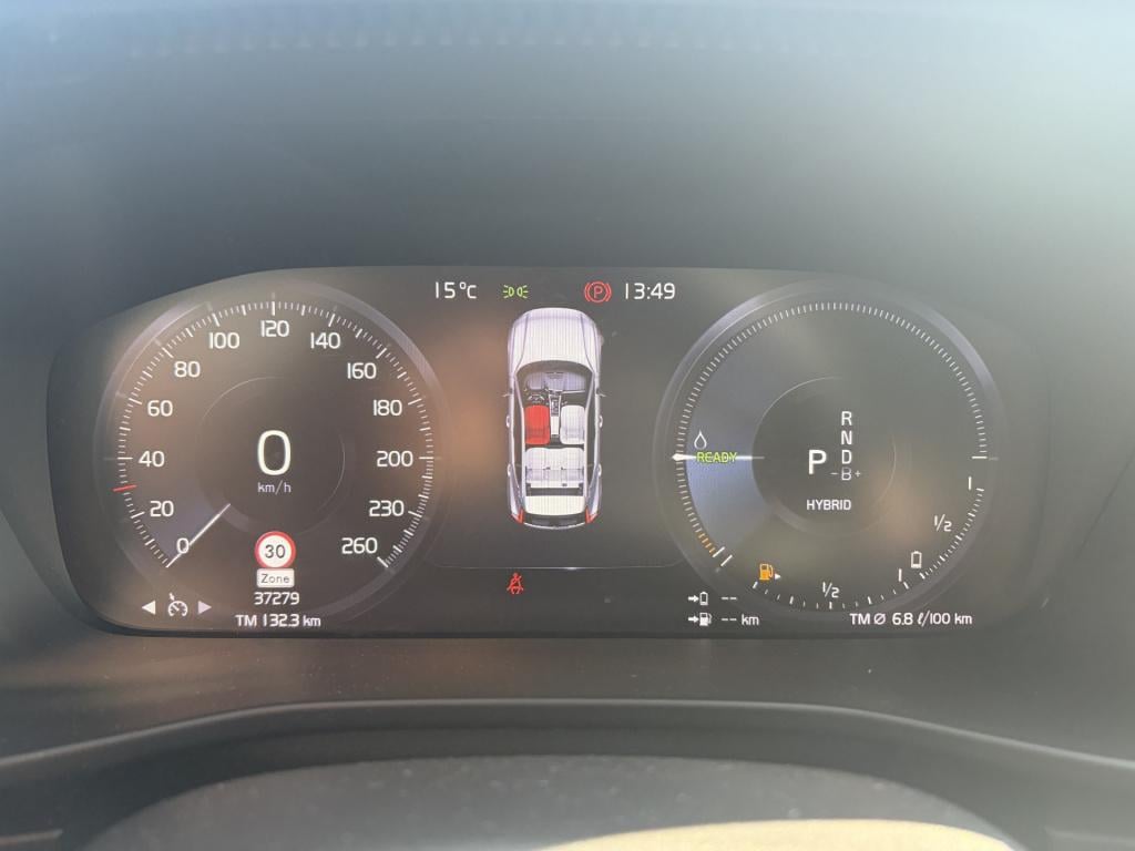 Volvo XC40 1.5 t4 plug-in hybrid plus dark