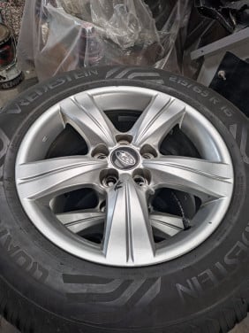 Subaru Forester wielen met 4 seizoenen banden