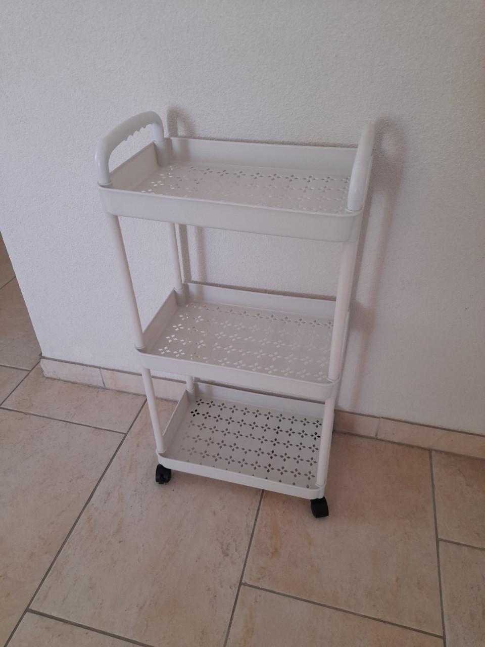 Kleine trolley  34 x 22 x 70 (in goede staat )