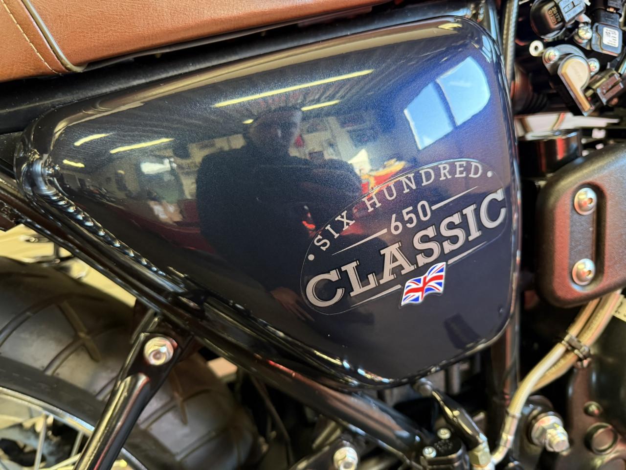 Leuke en jonge Mash Six Hundred 650 slechts 800km oud!