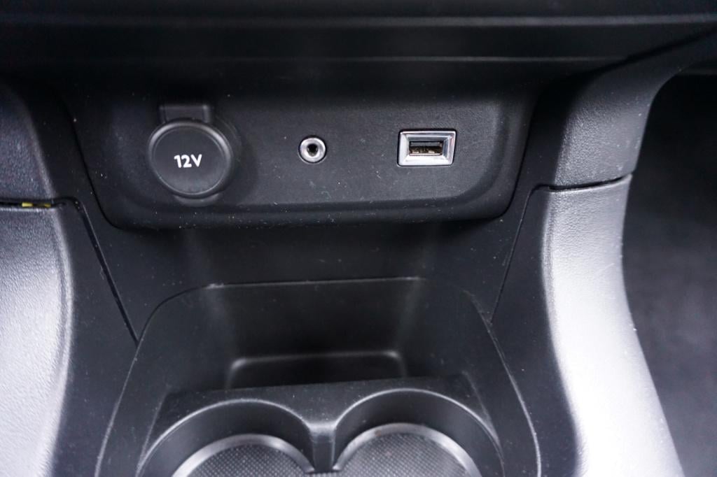 Citroen C3 1.2 puretech feel navi / cruise contole / climate / led