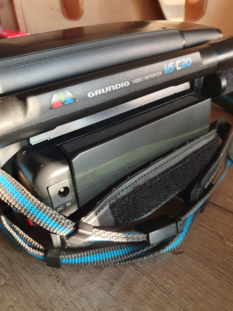 Werkende vintage analoge VHS C Grundig VS-C 20 videocamera....