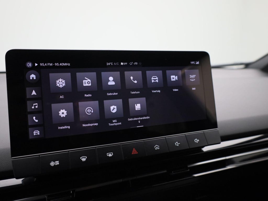 MG 4 luxury 64 kwh | navigatie | climate control | apple carplay / android 