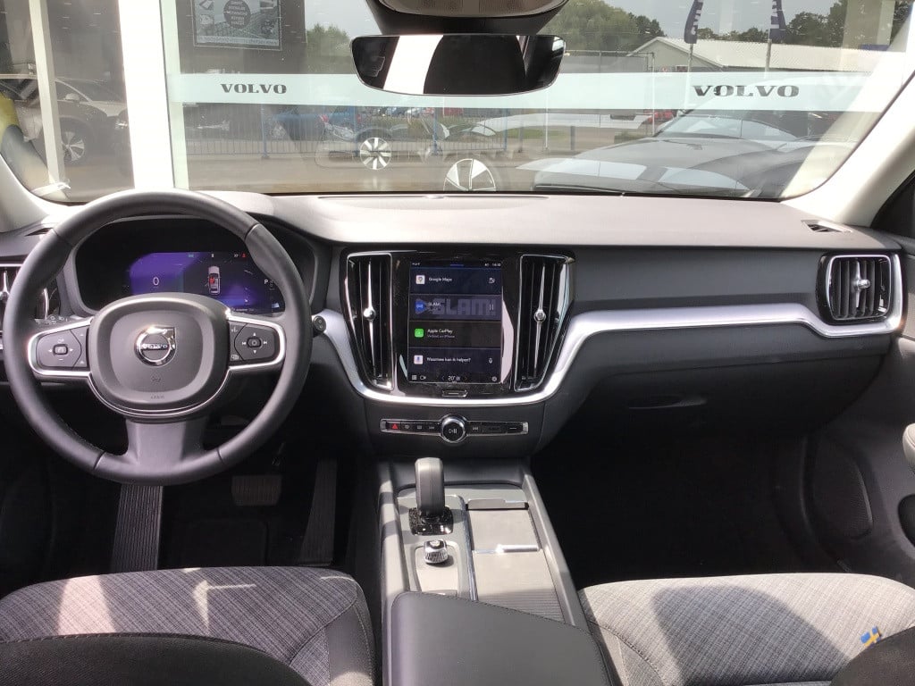 Volvo V60 b3 163pk essential| camera| adap.cruise| google maps