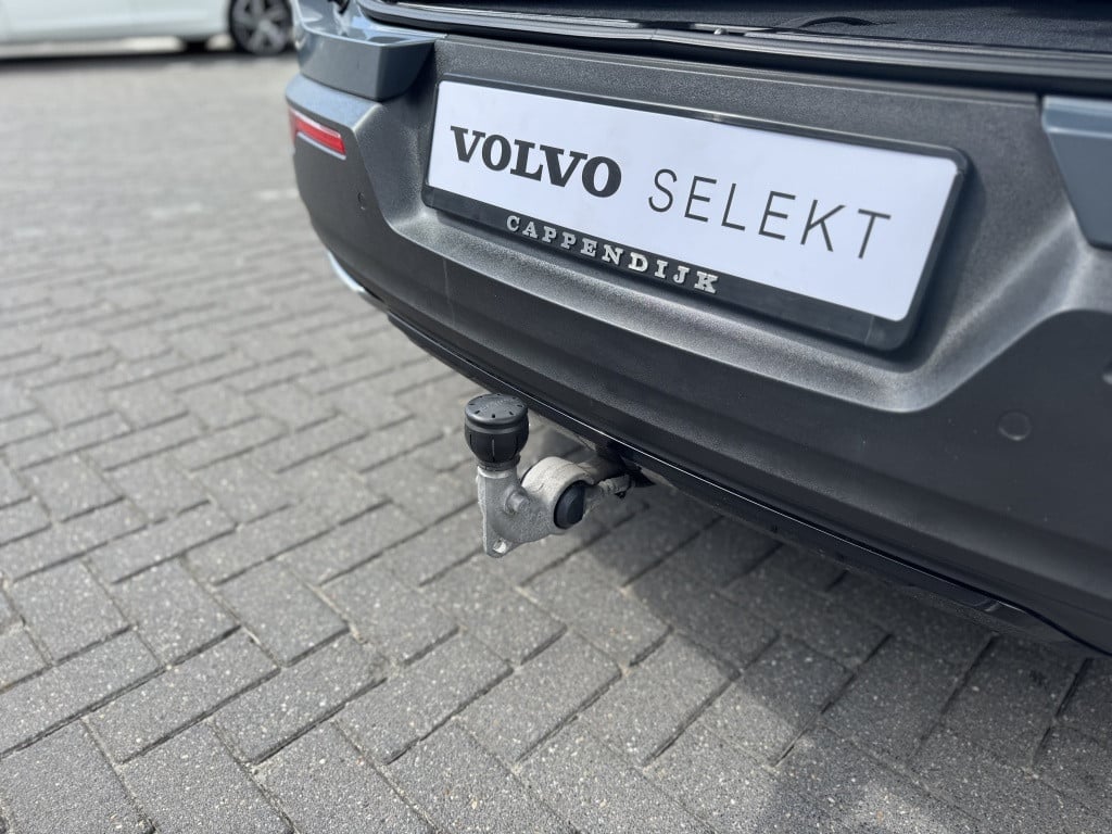 Volvo XC40 t4 190pk r-design| adap.cruise| trekhaak| stoel.verw| h&k sound