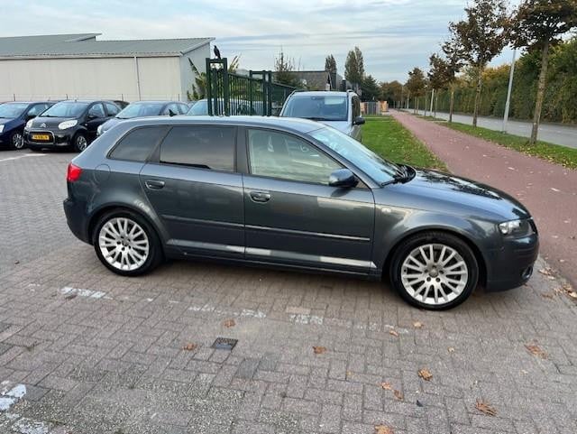 Audi A3 sportback 2.0 tfsi attraction automaat