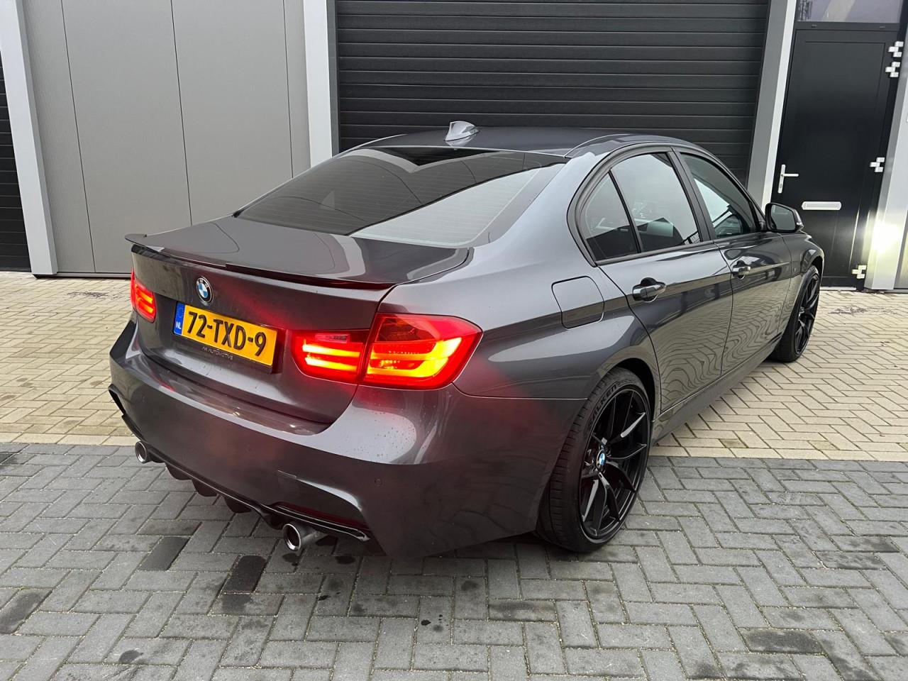 BMW 3-serie 320i M-SPORT Origineel NL