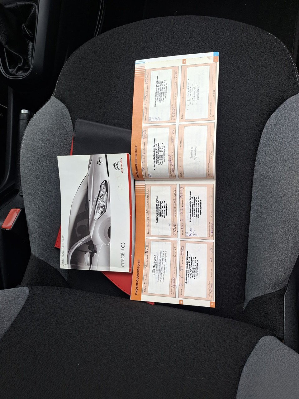 Citroen C3 1.4i Selection 5deurs bj:2012 airco 106.000km i.z.g.st