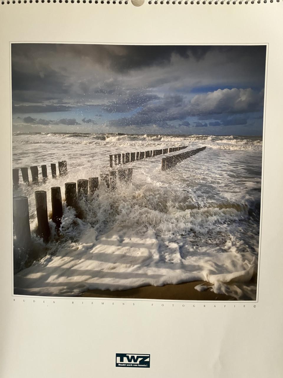 Zeeland kalender (2013) met prachtige afbeeldingen van Ruden Riemens.