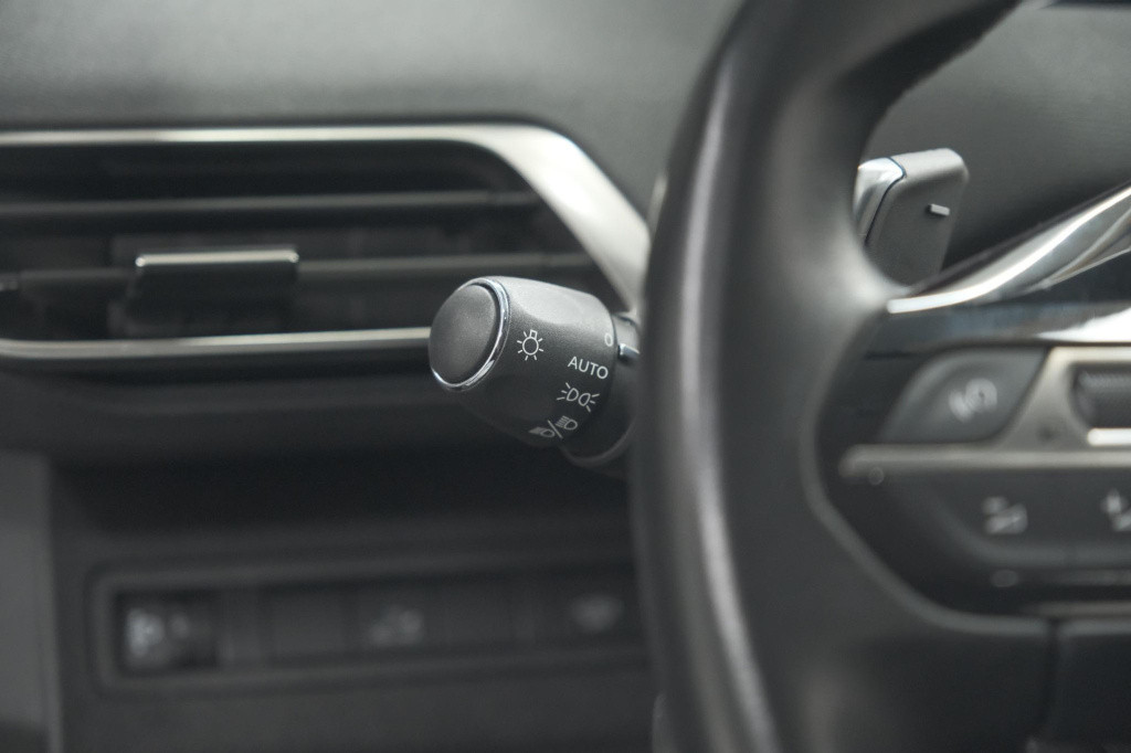 Peugeot 3008 puretech 130 eat8 blue lease premium | camera | elektronische 