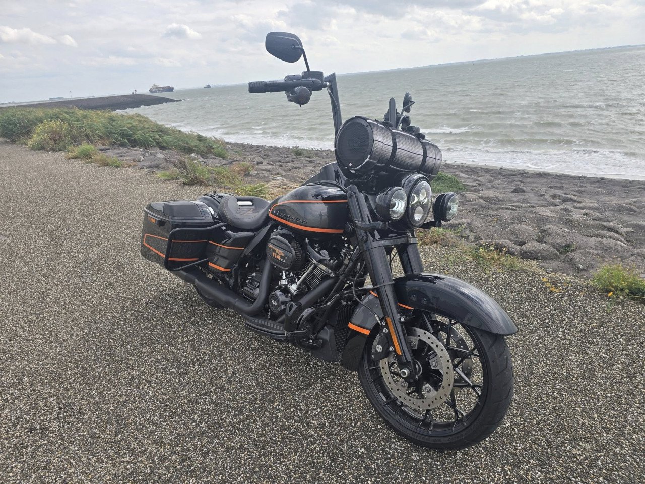 Harley-Davidson Road King Special 114ci Apex Edition