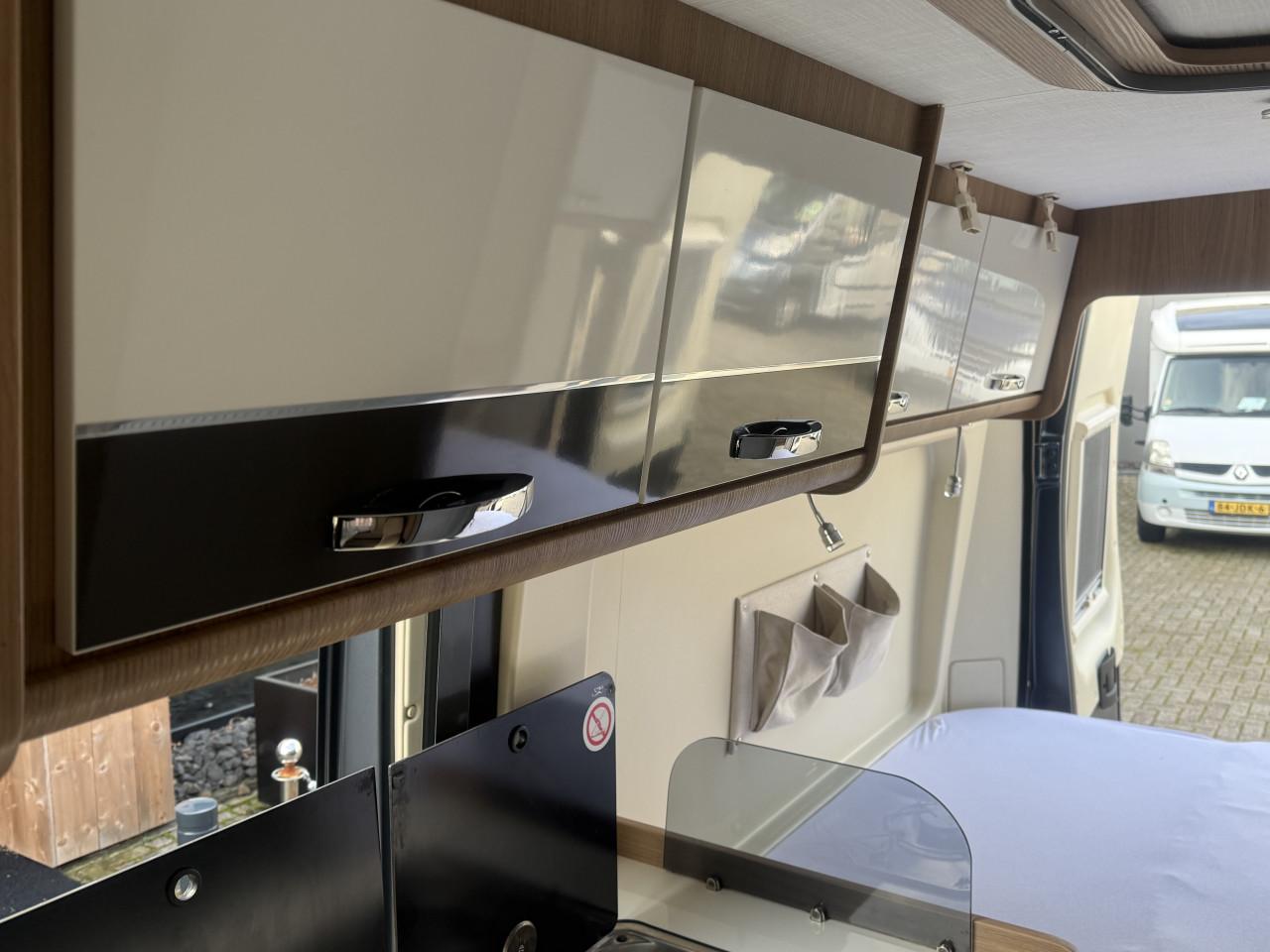 Mc Louis Menfys S-Line Van  ( 5.40m zeer compact, airco,1e eigenaar)