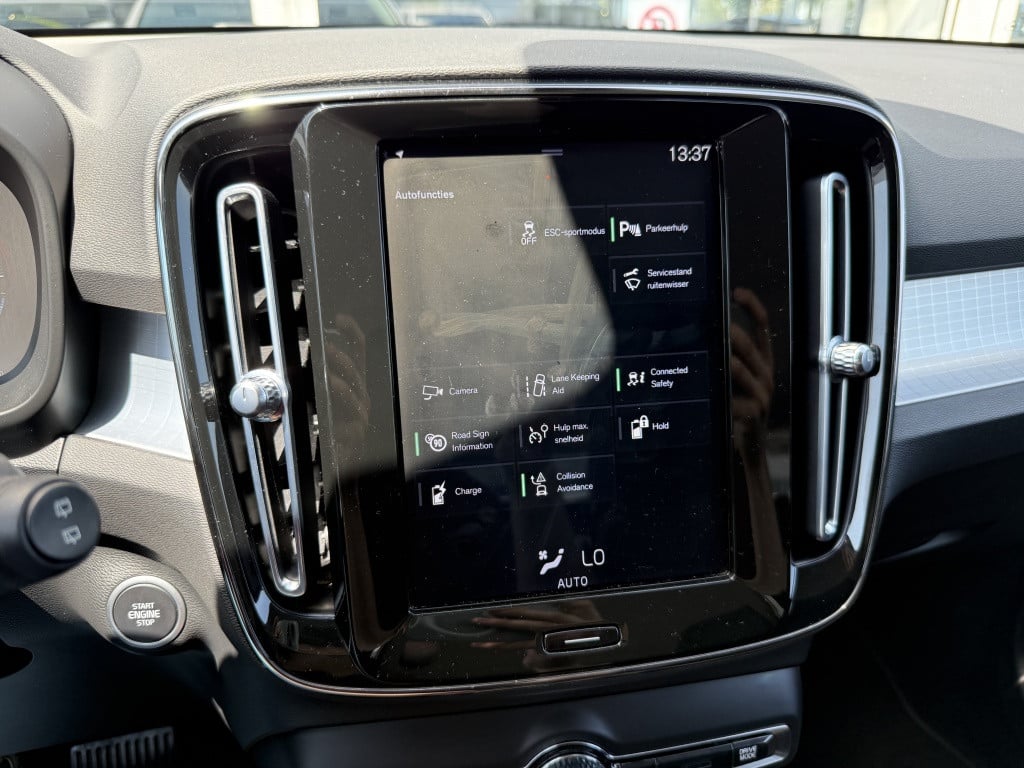 Volvo XC40 1.5 t5 te moment pro