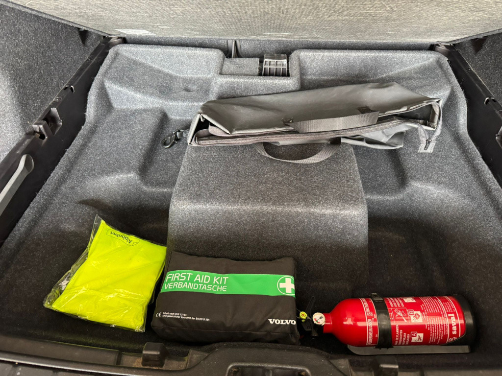 Volvo XC40 1.5 t4 recharge inscription expression
