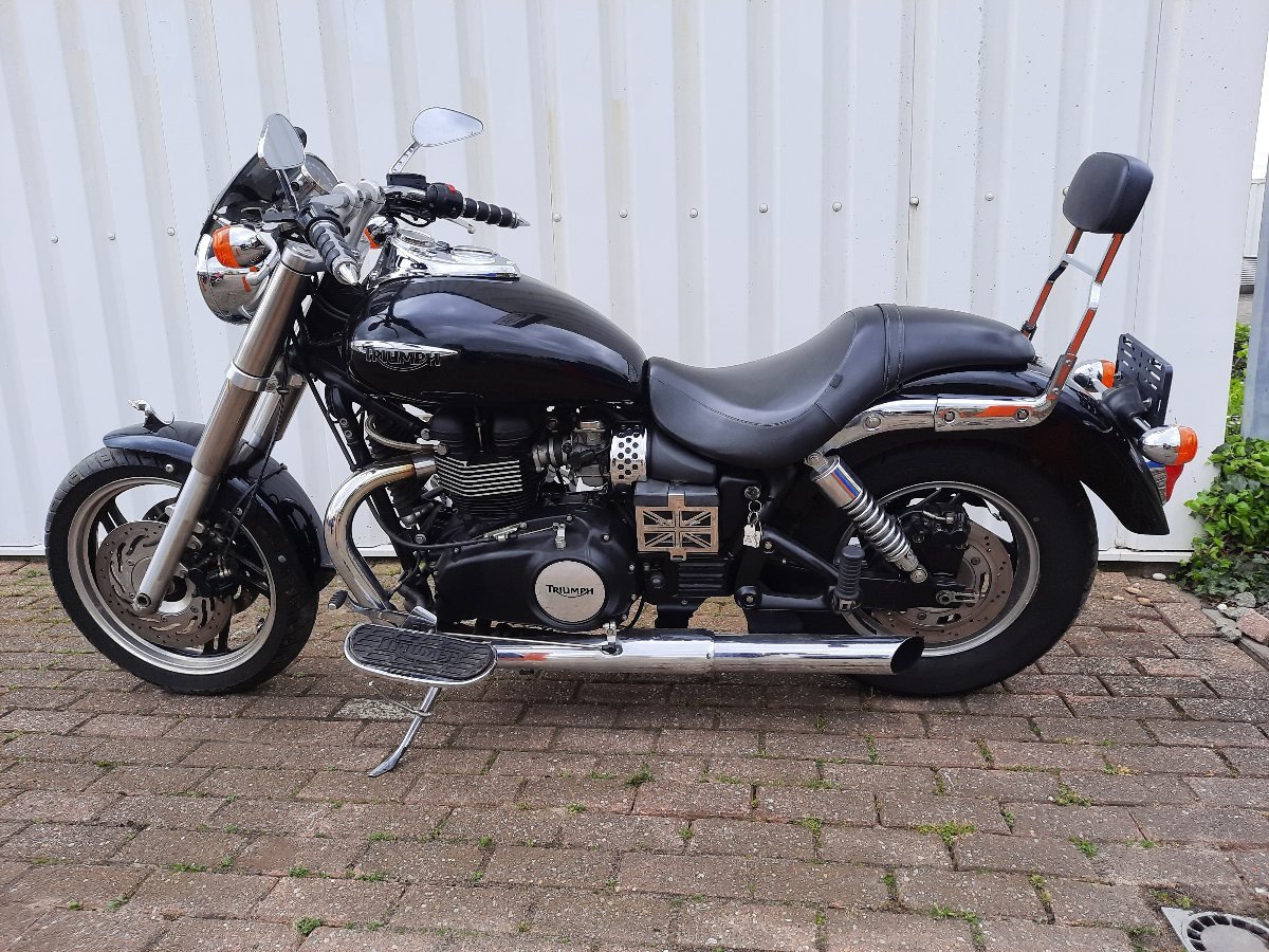 Triumph Speedmaster 900 uit 2010