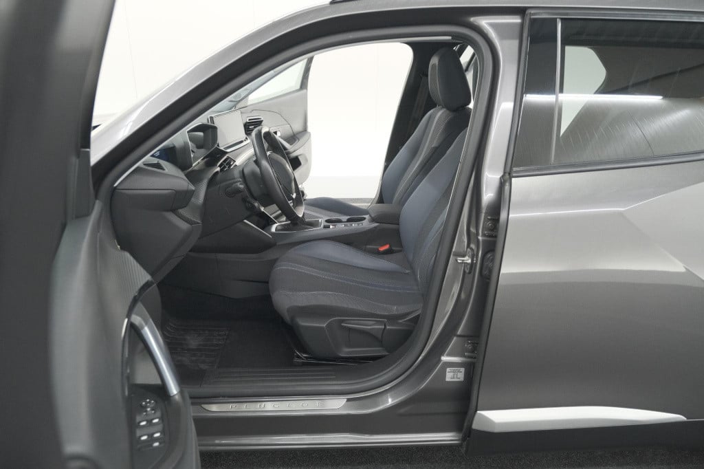 Peugeot 2008 puretech 100 allure | camera | navigatie | apple carplay | par