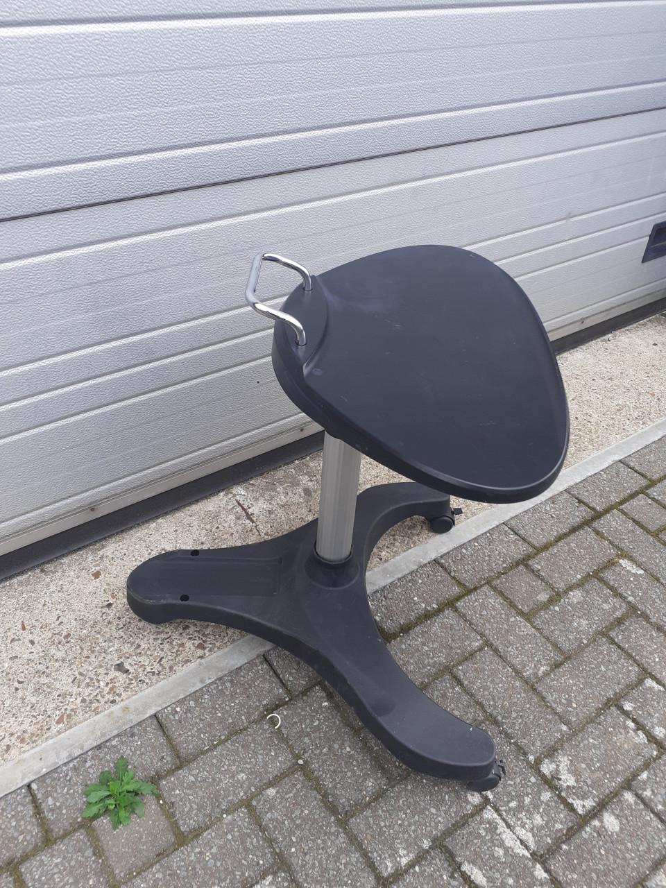 2 x Plantentafeltje wit / & Nachtkastjes divers