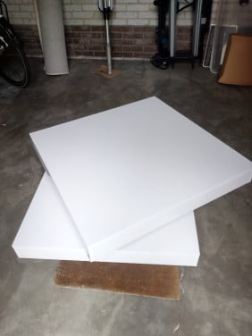 MOOIE WITTE SALONTAFEL