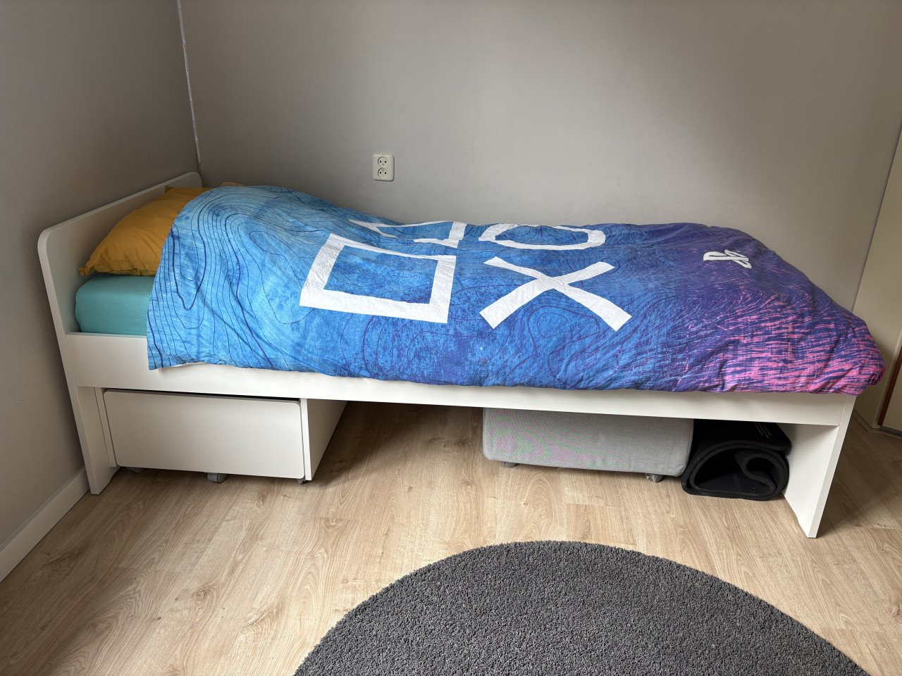 Eenpersoons Ikea bed met matras en 2x opbergbak