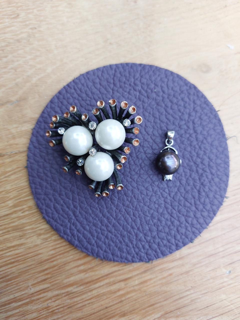 Armband-Broche en Hanger.