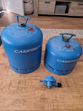 Te koop: Campingaz tanks (907 en 904) + bijbehorende gasdrukregelaar