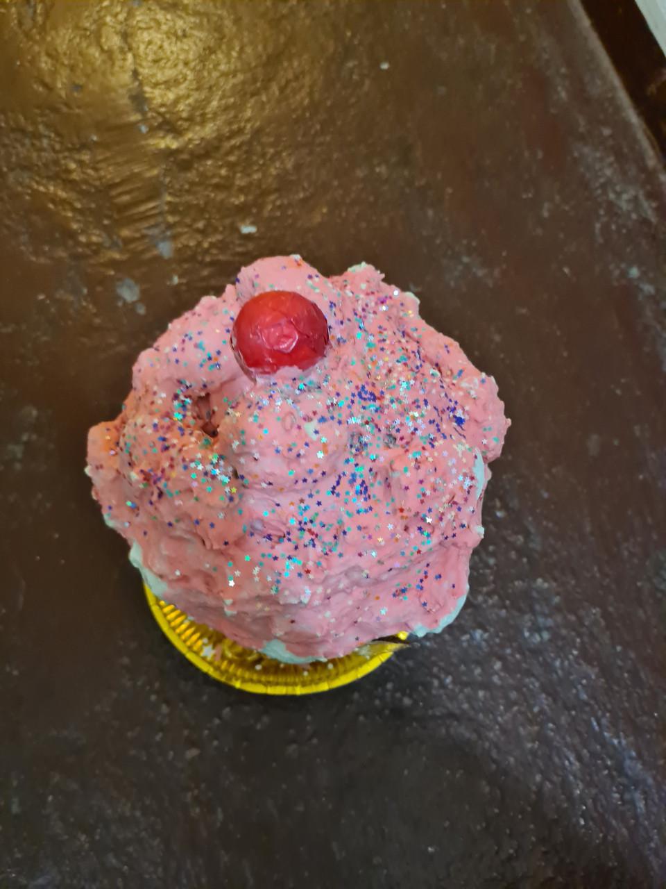 Surprise sinterklaas cupcake