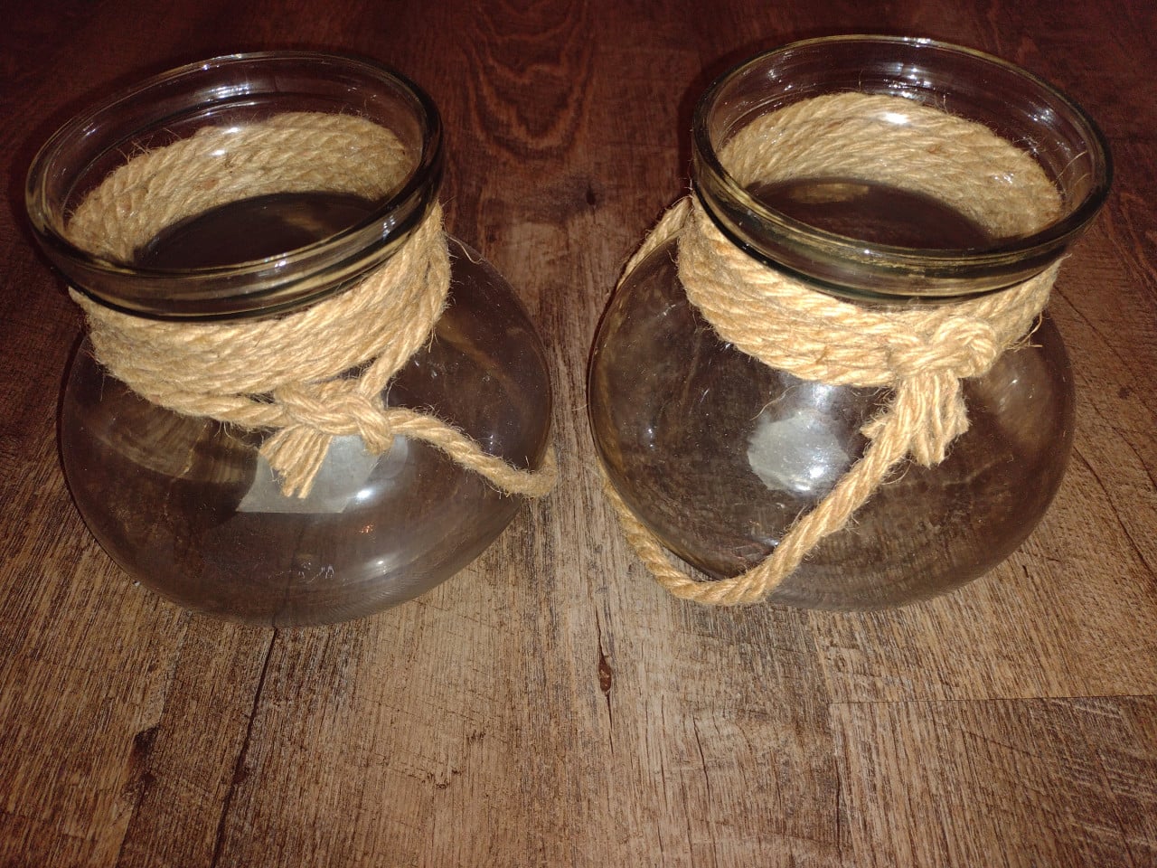 2 glazen sierpotten met touw dik glas