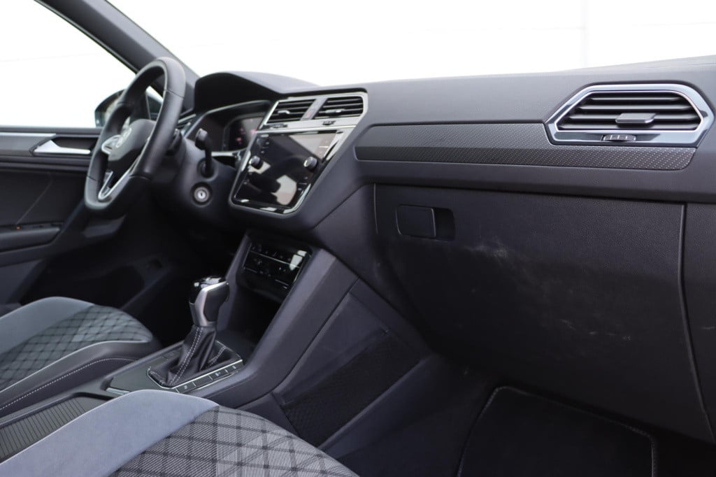 Volkswagen Tiguan 1.4 tsi ehybrid r-line business + 245pk dsg6